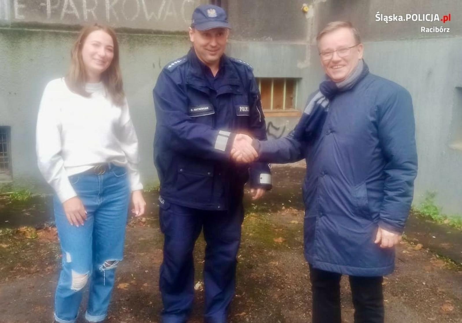 Zdjęcie w galerii na portalu naszraciborz.pl: Dzielnicowy o wielkim sercu wiadomości z regionu