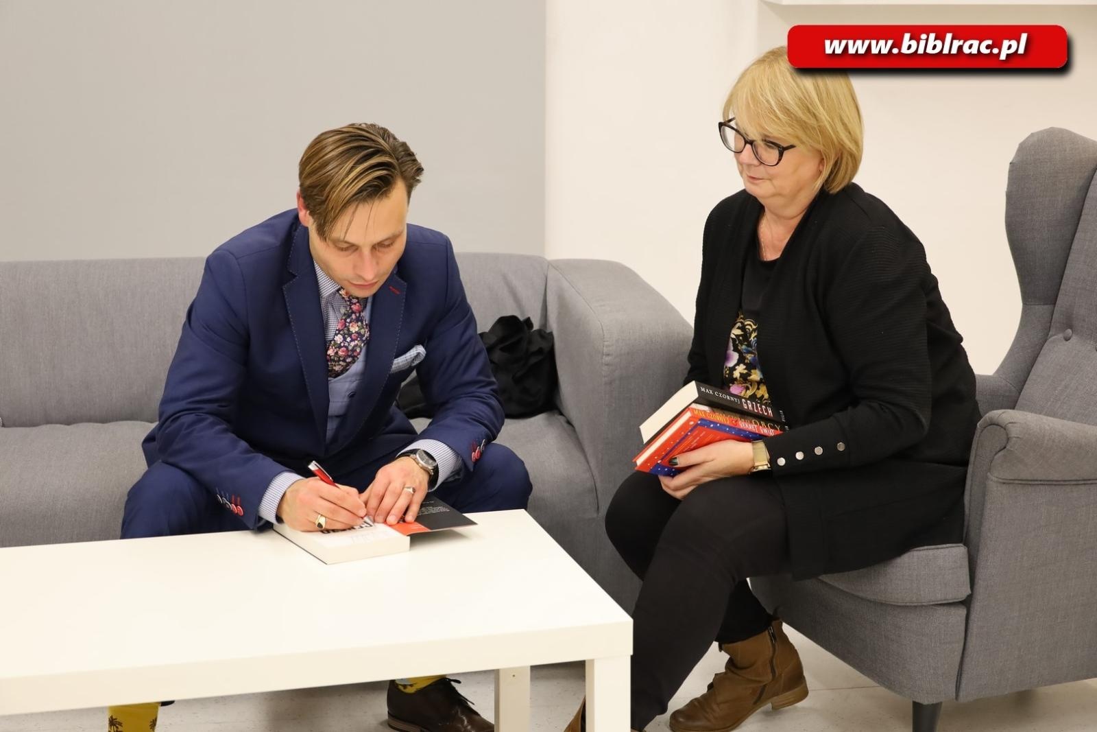 Zdjęcie w galerii na portalu naszraciborz.pl: Polska morderstwem stoi! Max Czornyj w raciborskiej bibliotece wiadomości z regionu