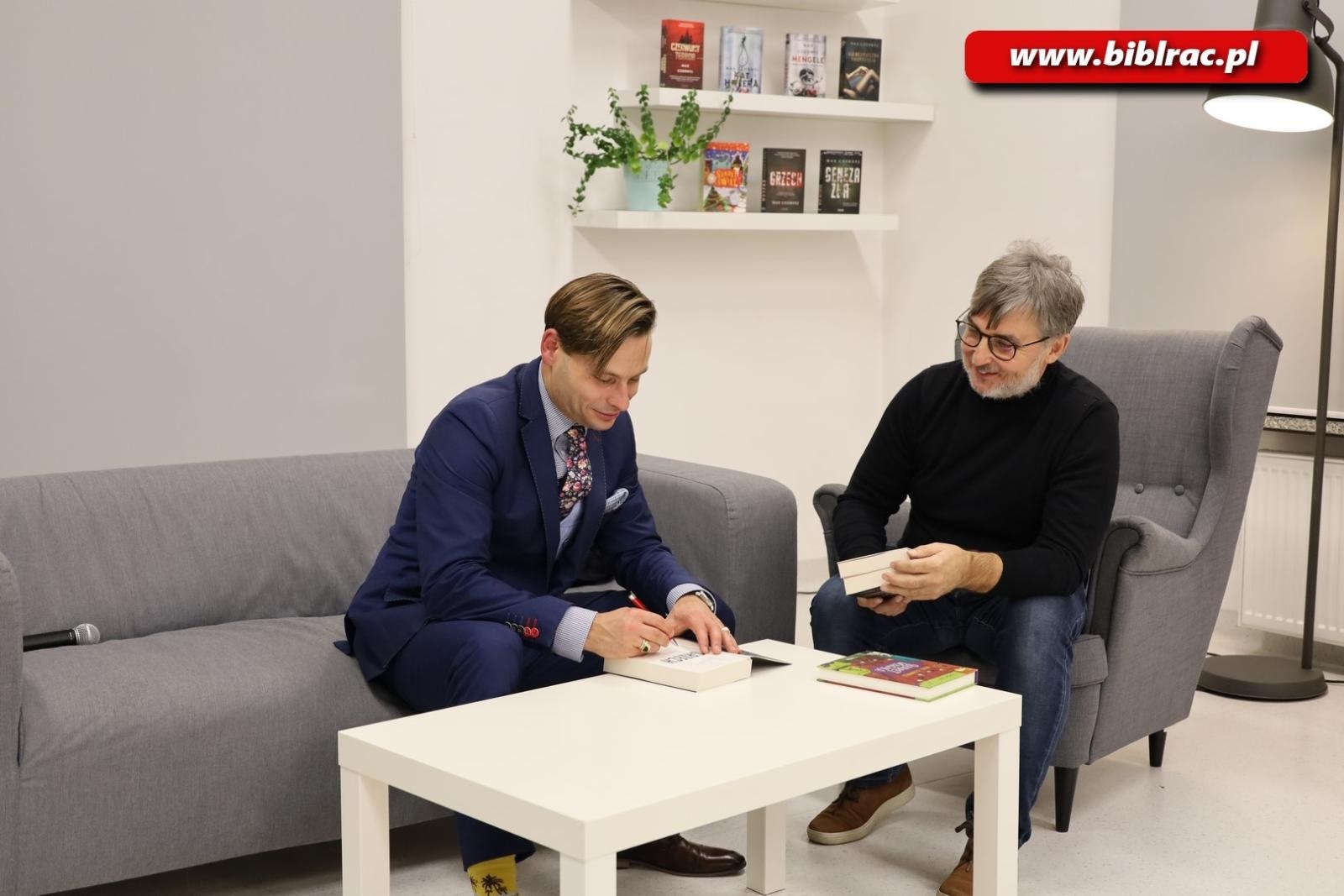 Zdjęcie w galerii na portalu naszraciborz.pl: Polska morderstwem stoi! Max Czornyj w raciborskiej bibliotece wiadomości z regionu