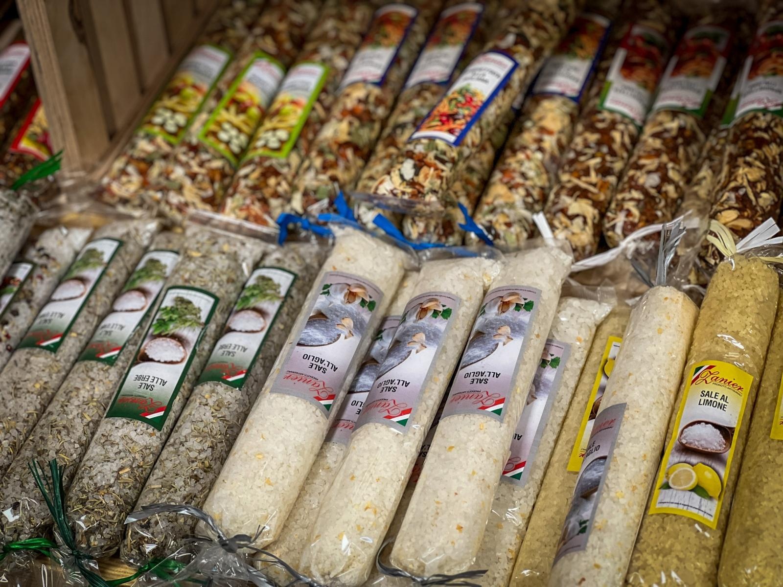 Zdjęcie w galerii na portalu naszraciborz.pl: Oliwa i Wino. Włoskie delikatesy w Raciborzu polecają się na Boże Narodzenie [NOWOŚCI] wiadomości z regionu