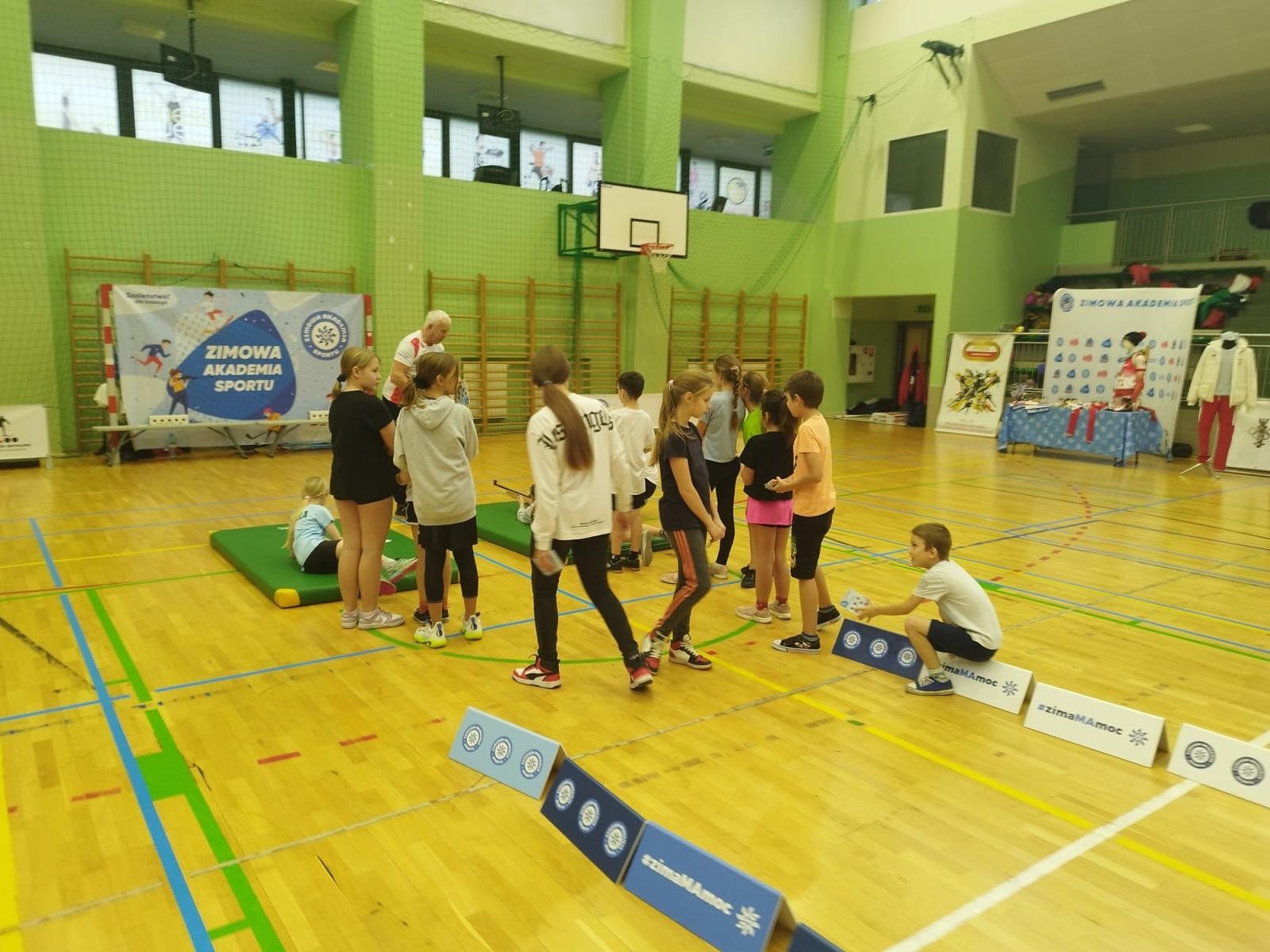 Zdjęcie w galerii na portalu naszraciborz.pl: Skoczek narciarski Jakub Kot gościem zimowej akademii w Raciborzu wiadomości z regionu