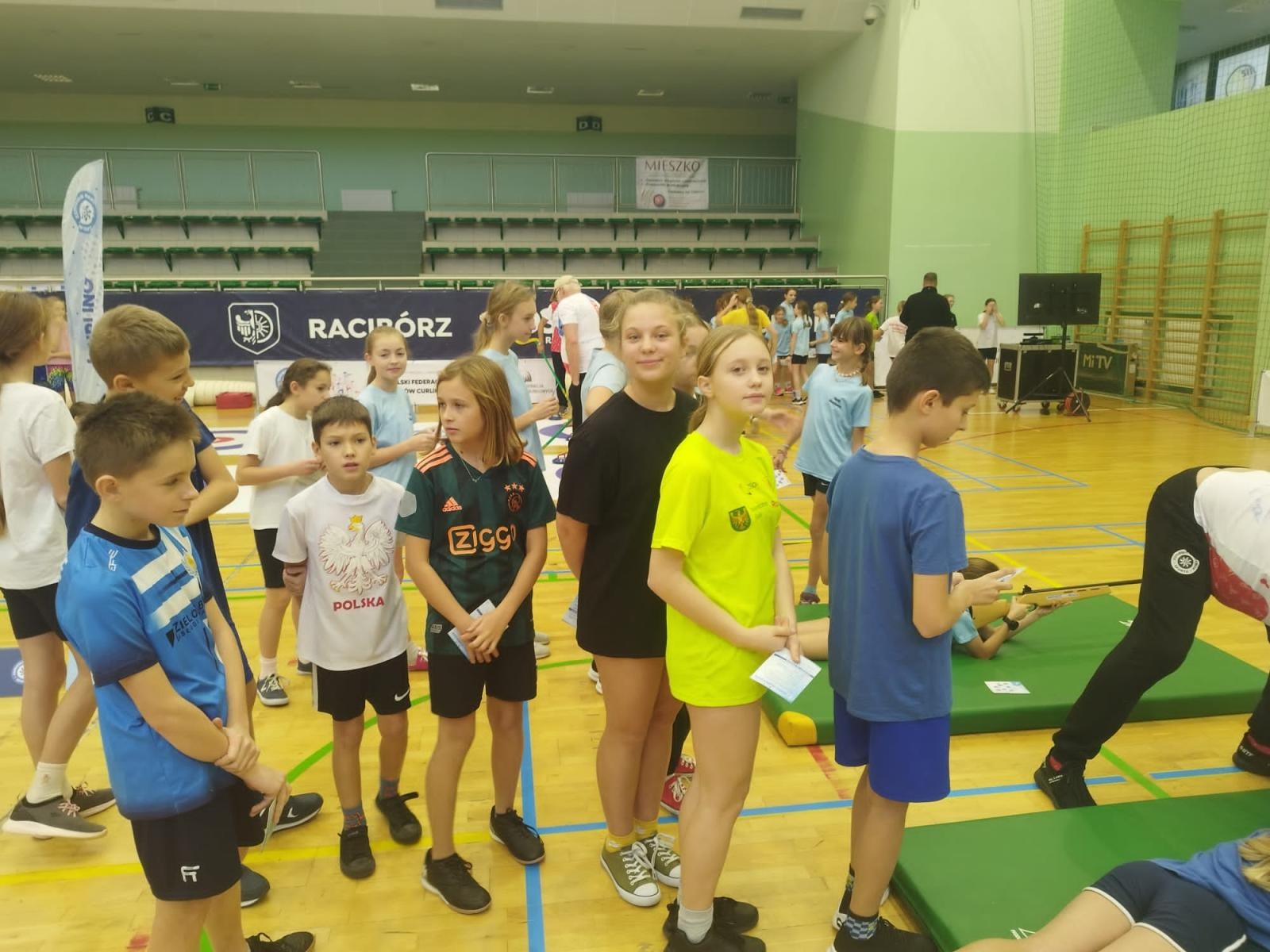 Zdjęcie w galerii na portalu naszraciborz.pl: Skoczek narciarski Jakub Kot gościem zimowej akademii w Raciborzu wiadomości z regionu