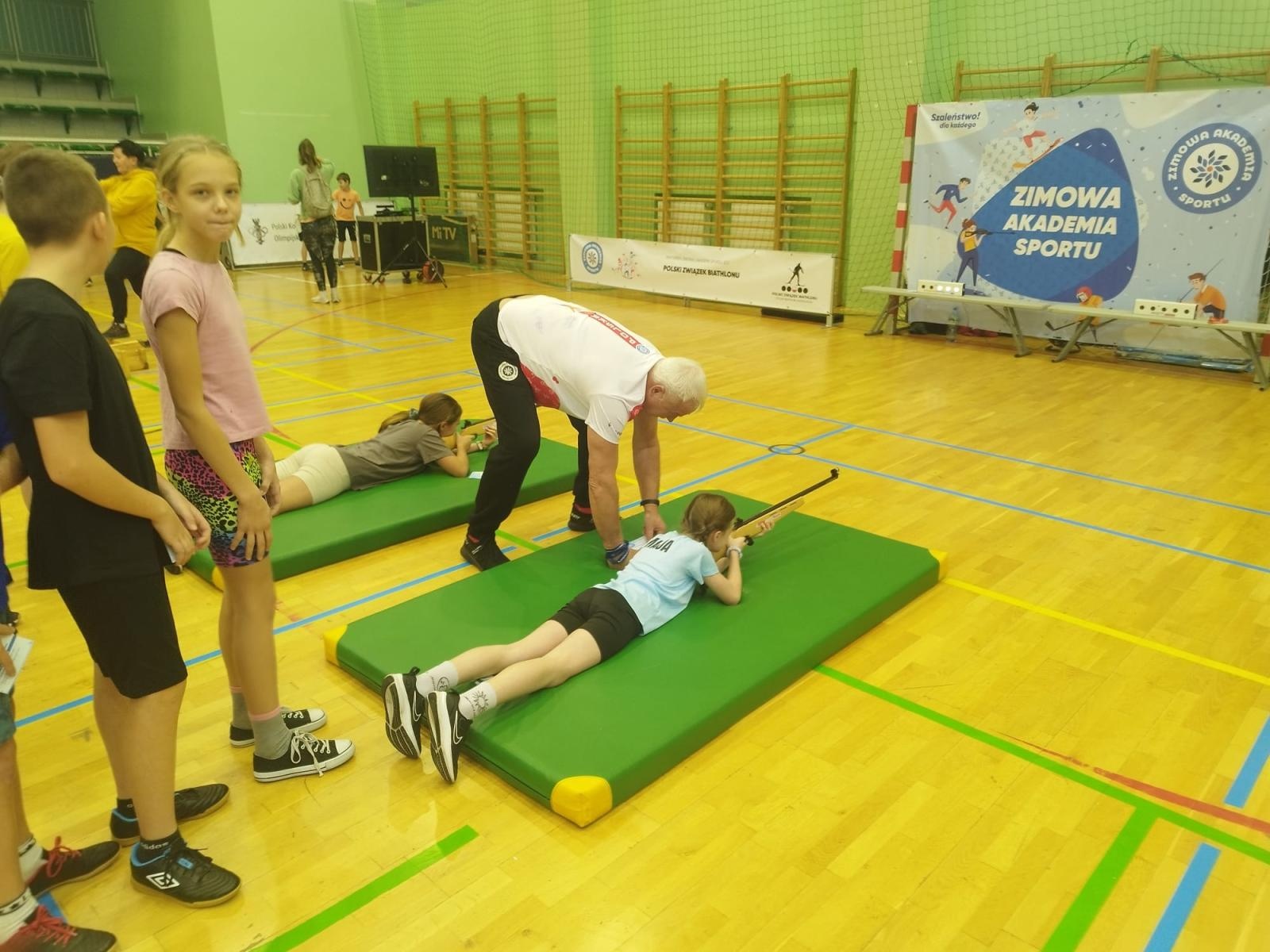 Zdjęcie w galerii na portalu naszraciborz.pl: Skoczek narciarski Jakub Kot gościem zimowej akademii w Raciborzu wiadomości z regionu