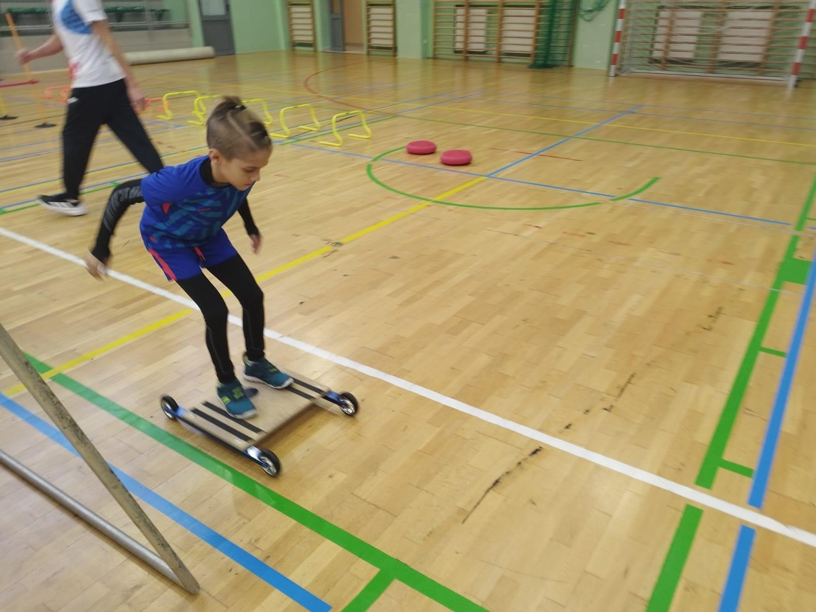 Zdjęcie w galerii na portalu naszraciborz.pl: Skoczek narciarski Jakub Kot gościem zimowej akademii w Raciborzu wiadomości z regionu