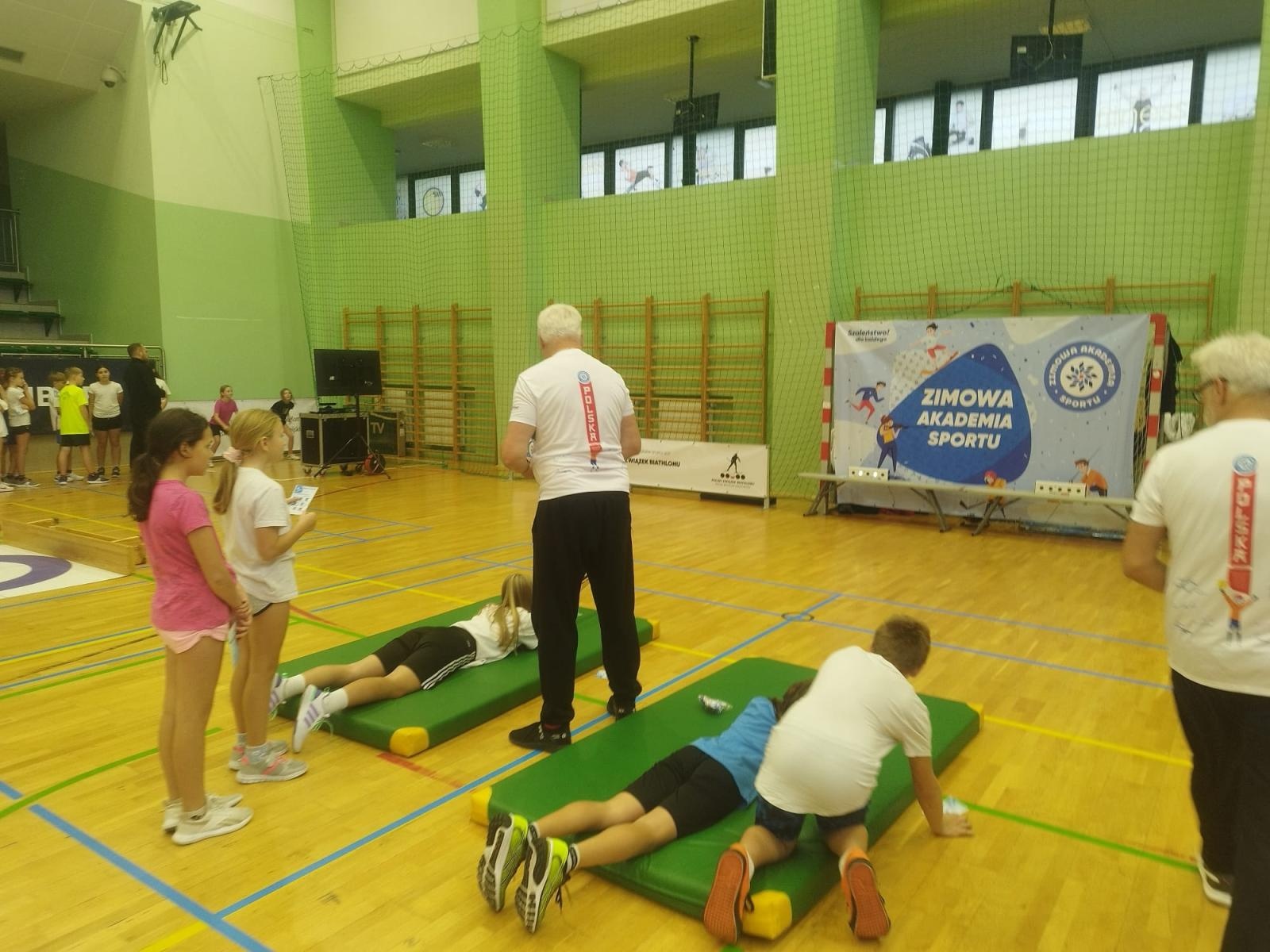 Zdjęcie w galerii na portalu naszraciborz.pl: Skoczek narciarski Jakub Kot gościem zimowej akademii w Raciborzu wiadomości z regionu