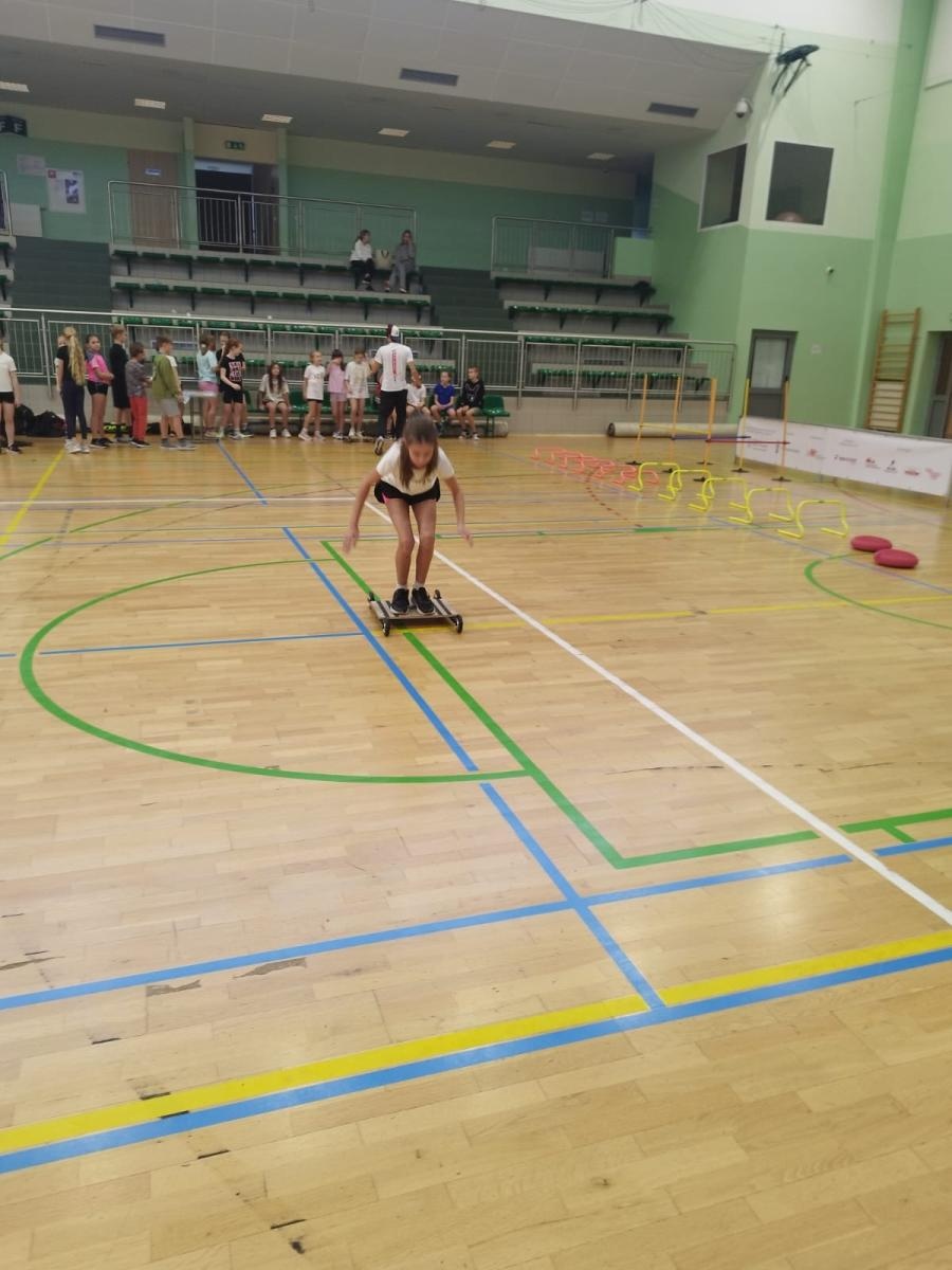 Zdjęcie w galerii na portalu naszraciborz.pl: Skoczek narciarski Jakub Kot gościem zimowej akademii w Raciborzu wiadomości z regionu