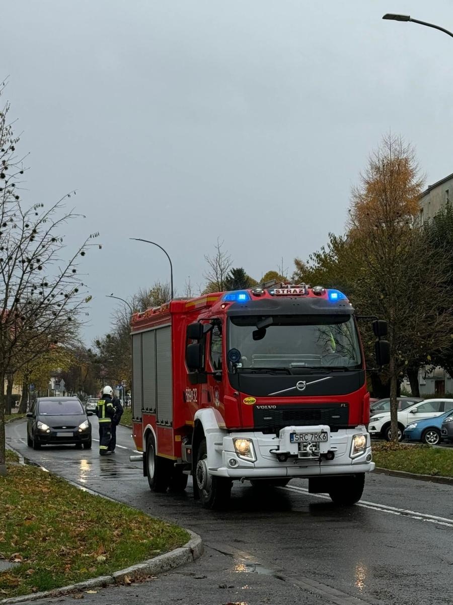 Zdjęcie w galerii na portalu naszraciborz.pl: Raport 998. Gigantyczna plama na ulicach Raciborza wiadomości z regionu