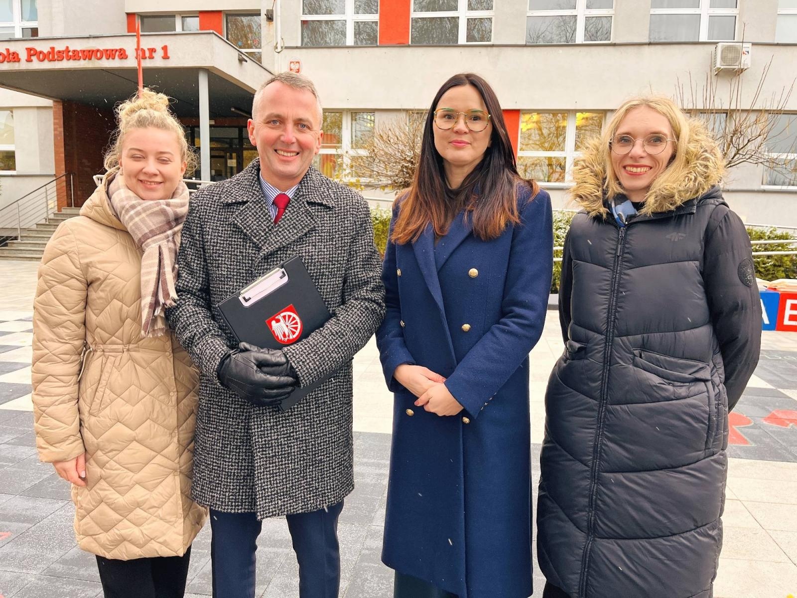 Zdjęcie w galerii na portalu naszraciborz.pl: Zielony Zakątek przy SP 1 oficjalnie otwarty wiadomości z regionu