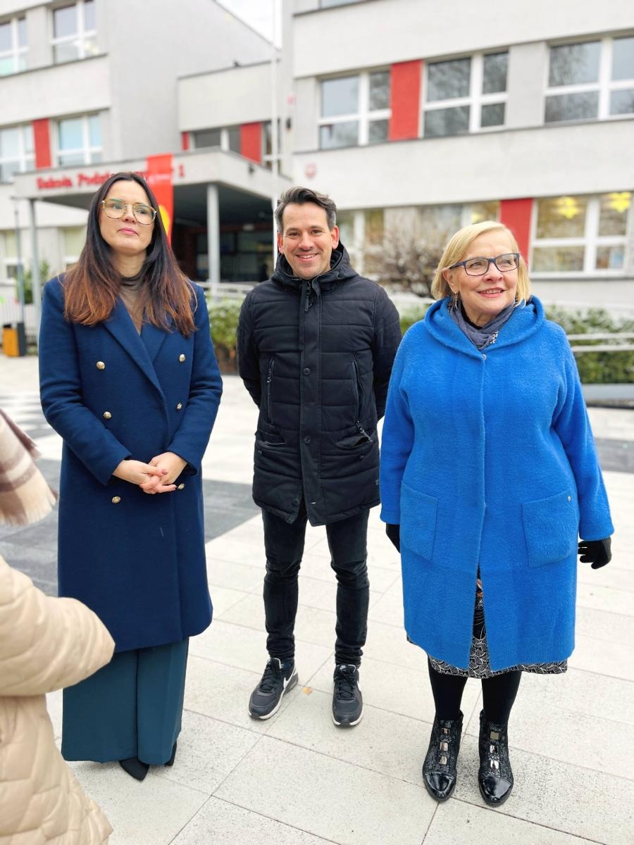 Zdjęcie w galerii na portalu naszraciborz.pl: Zielony Zakątek przy SP 1 oficjalnie otwarty wiadomości z regionu