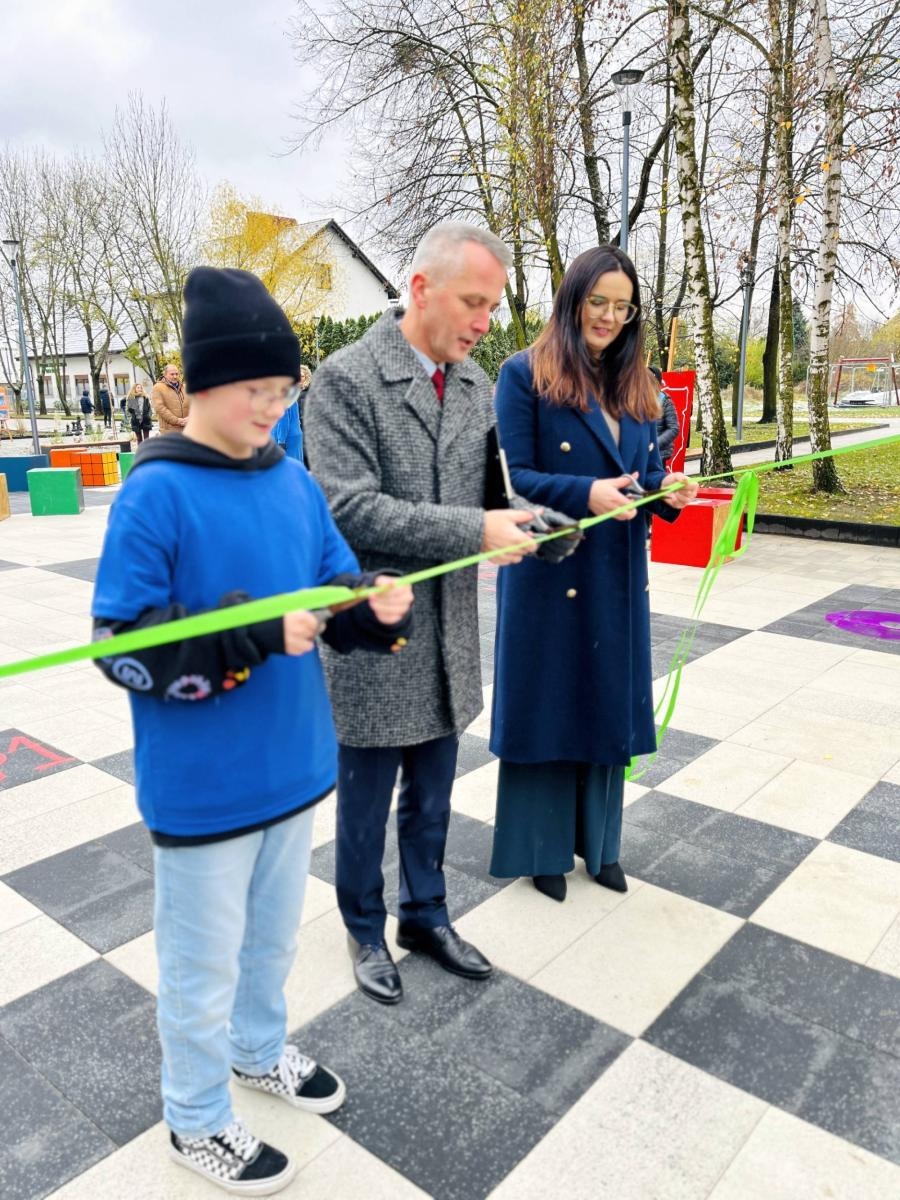 Zdjęcie w galerii na portalu naszraciborz.pl: Zielony Zakątek przy SP 1 oficjalnie otwarty wiadomości z regionu