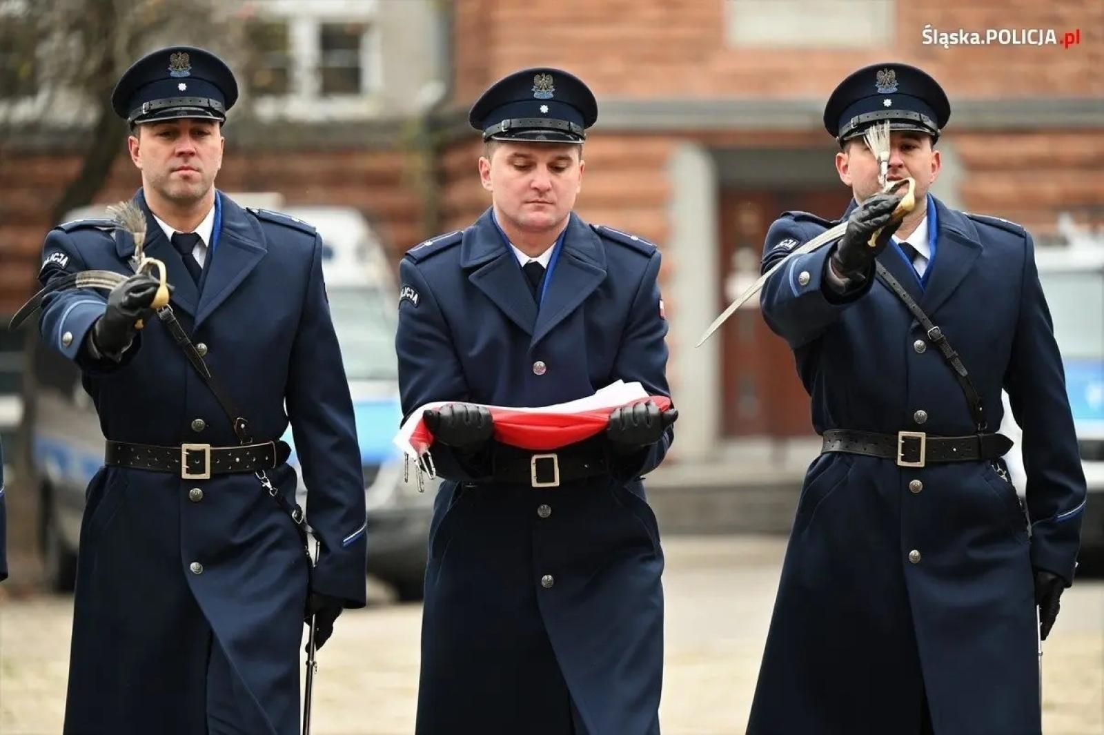 Zdjęcie w galerii na portalu naszraciborz.pl: Uroczyste ślubowanie nowych policjantów wiadomości z regionu