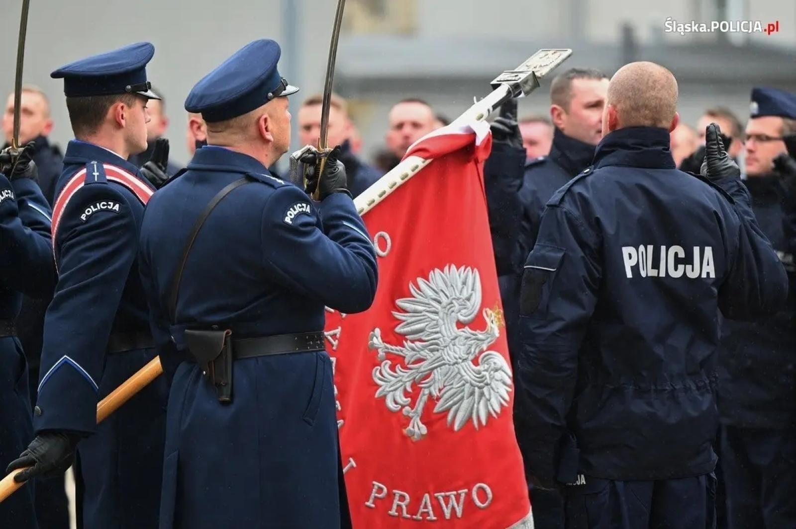 Zdjęcie w galerii na portalu naszraciborz.pl: Uroczyste ślubowanie nowych policjantów wiadomości z regionu