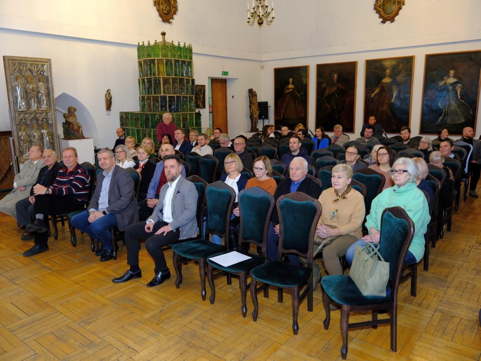 Zdjęcie w galerii na portalu naszraciborz.pl: Muzyczny wieczór w Muzem. Bohaterem Claus Ogerman wiadomości z regionu