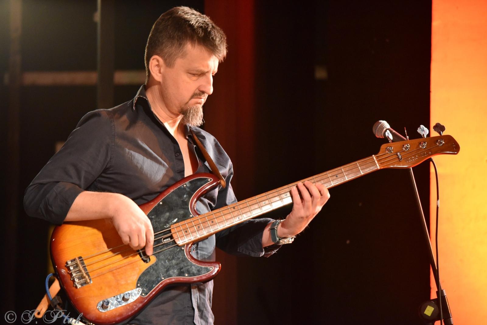 Zdjęcie w galerii na portalu naszraciborz.pl: Święto raciborskich fanów bluesa. Wolf Mail w Strzesze wiadomości z regionu