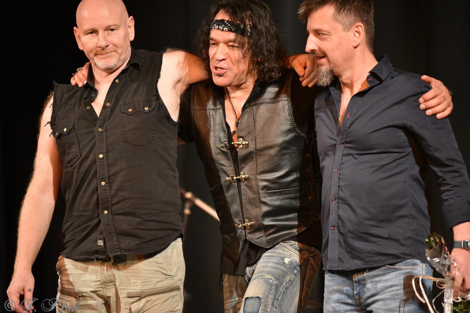 Zdjęcie w galerii na portalu naszraciborz.pl: Święto raciborskich fanów bluesa. Wolf Mail w Strzesze wiadomości z regionu