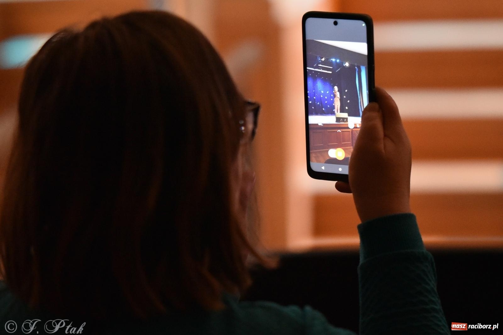 Zdjęcie w galerii na portalu naszraciborz.pl: Jesienne granie w MDK wiadomości z regionu