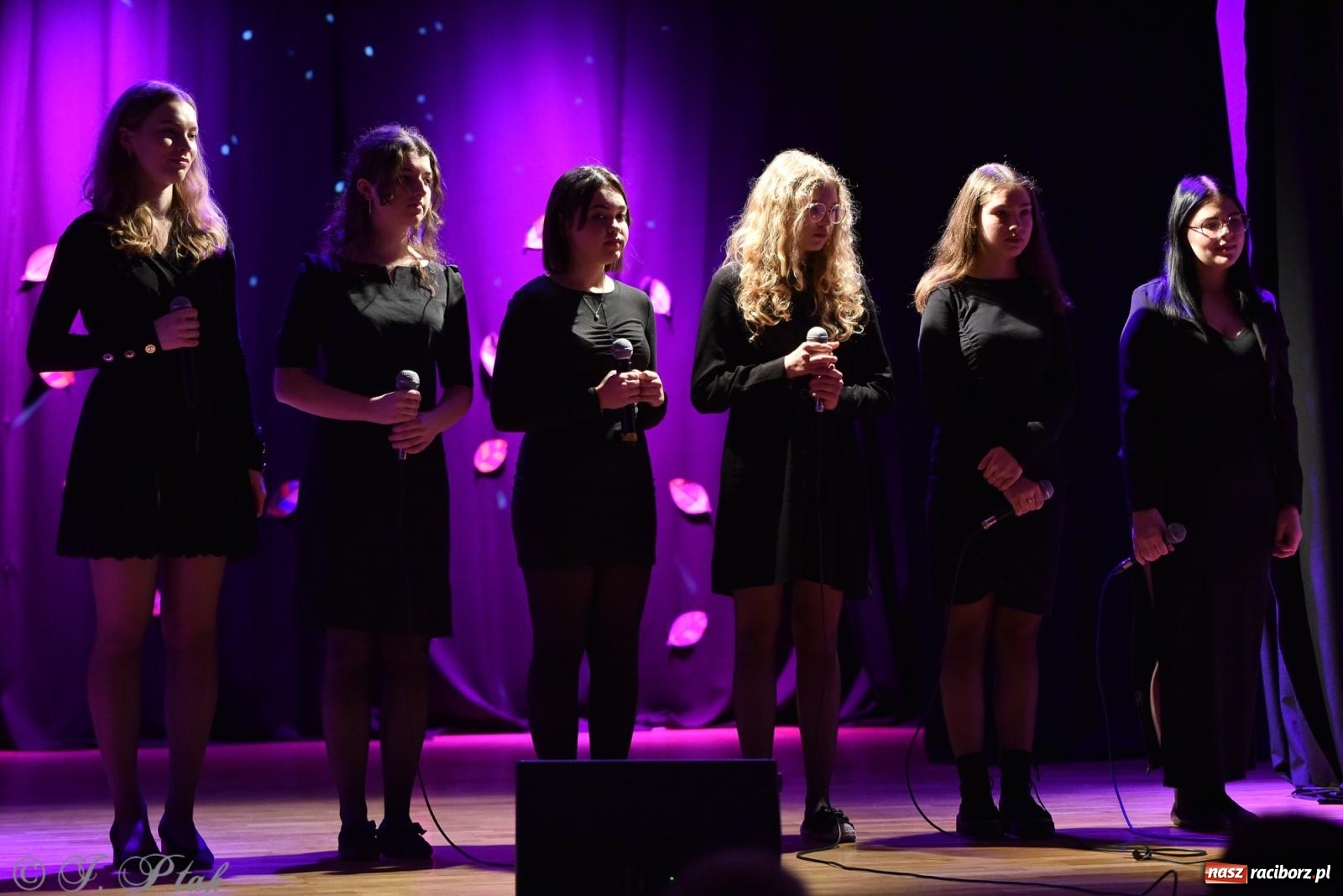 Zdjęcie w galerii na portalu naszraciborz.pl: Jesienne granie w MDK wiadomości z regionu