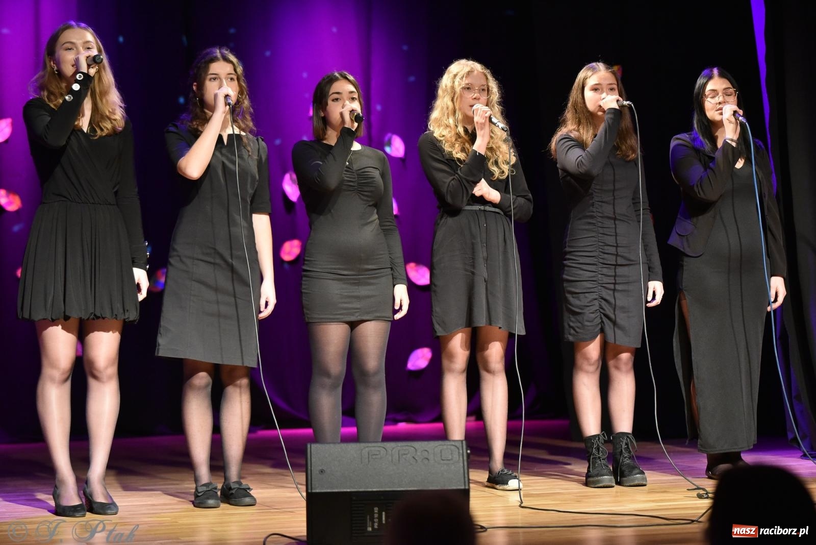 Zdjęcie w galerii na portalu naszraciborz.pl: Jesienne granie w MDK wiadomości z regionu