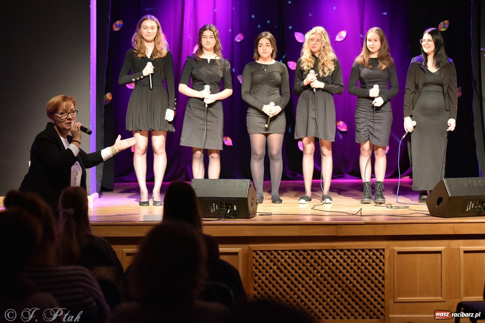 Zdjęcie w galerii na portalu naszraciborz.pl: Jesienne granie w MDK wiadomości z regionu