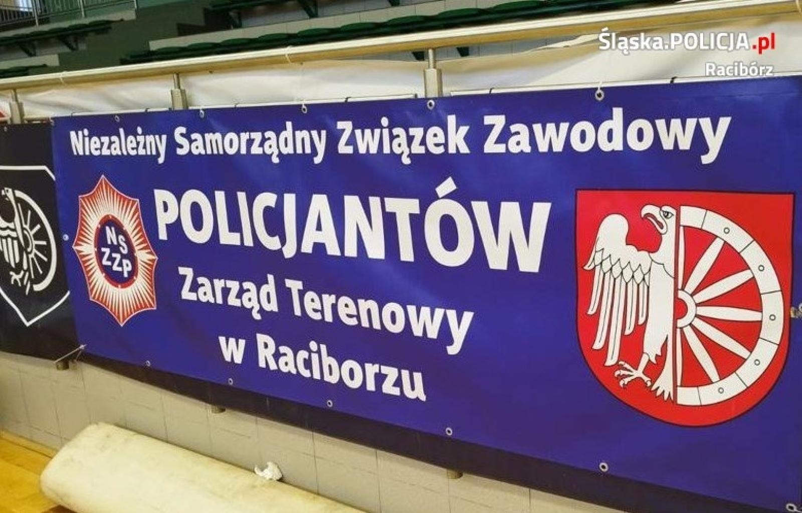 Zdjęcie w galerii na portalu naszraciborz.pl: Mundurowi walczyli o puchar komendanta raciborskiej policji wiadomości z regionu
