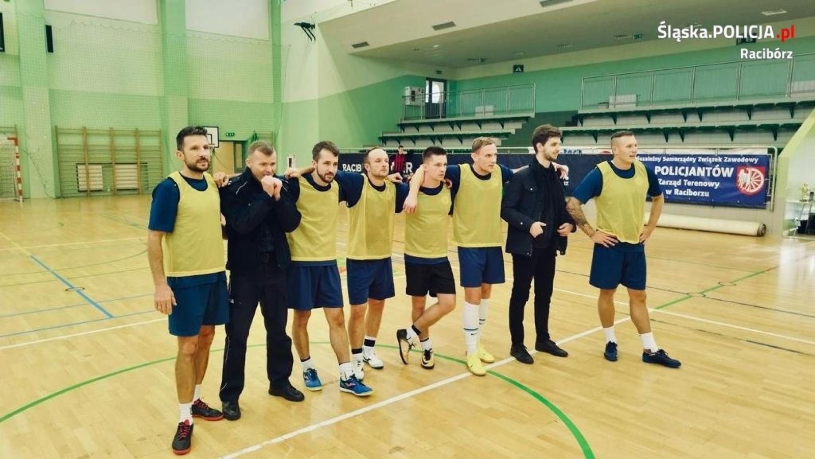 Zdjęcie w galerii na portalu naszraciborz.pl: Mundurowi walczyli o puchar komendanta raciborskiej policji wiadomości z regionu