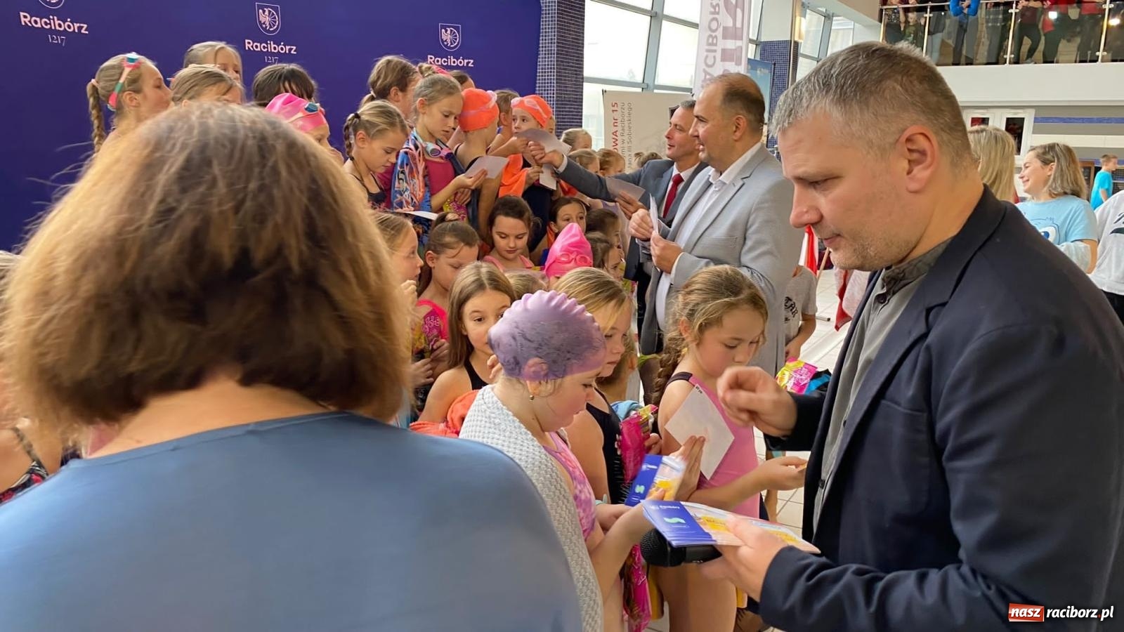 Zdjęcie w galerii na portalu naszraciborz.pl: Pływackie nadzieje z Raciborza rywalizowały w H2Ostróg wiadomości z regionu