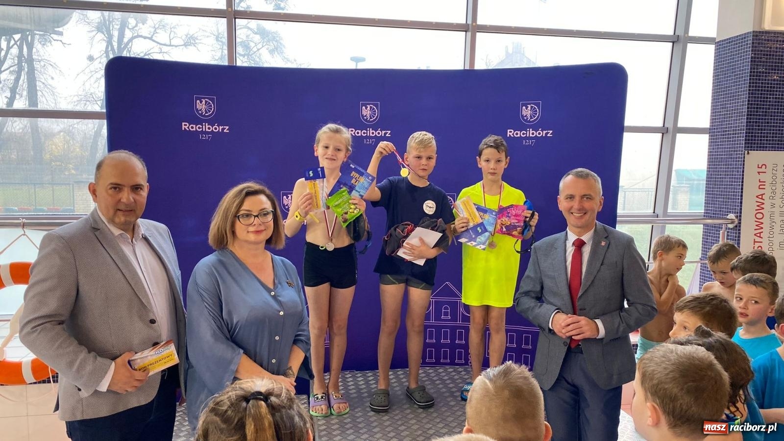 Zdjęcie w galerii na portalu naszraciborz.pl: Pływackie nadzieje z Raciborza rywalizowały w H2Ostróg wiadomości z regionu