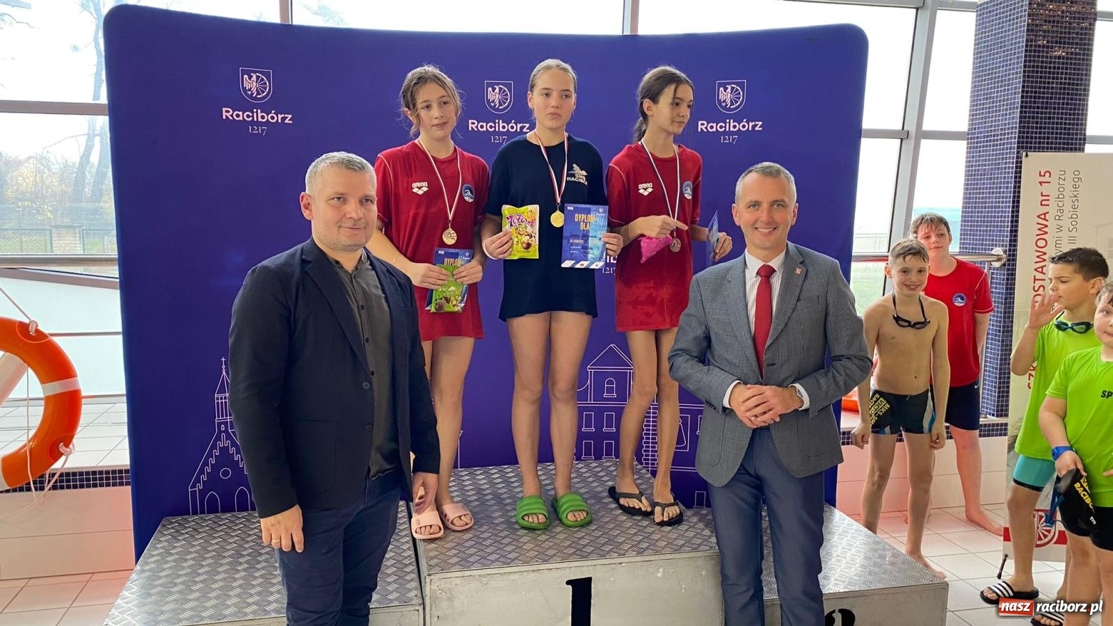 Zdjęcie w galerii na portalu naszraciborz.pl: Pływackie nadzieje z Raciborza rywalizowały w H2Ostróg wiadomości z regionu