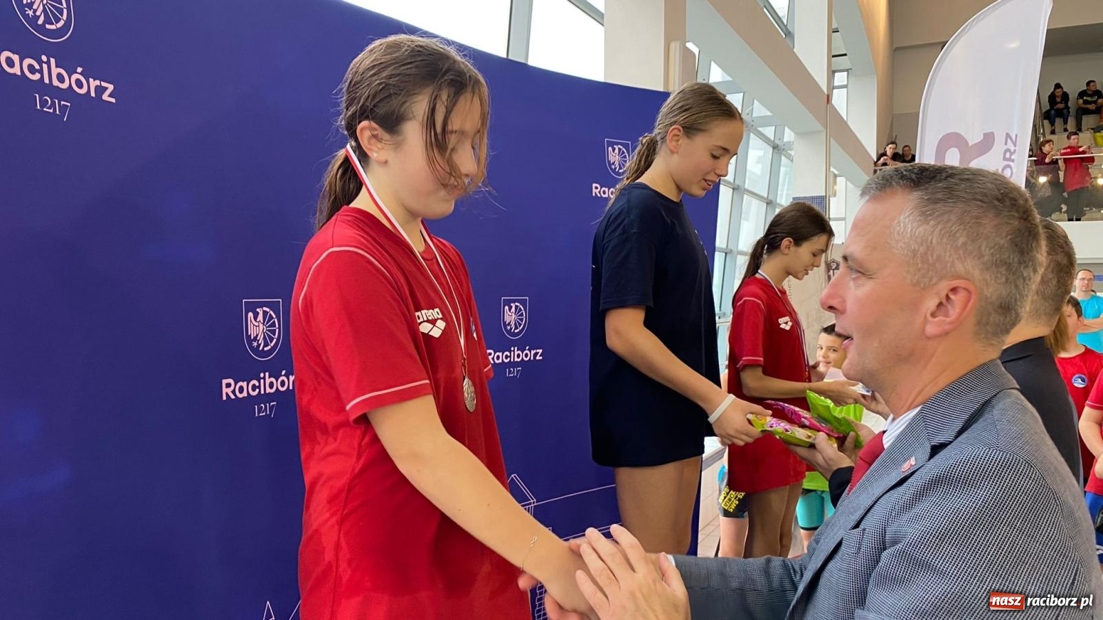 Zdjęcie w galerii na portalu naszraciborz.pl: Pływackie nadzieje z Raciborza rywalizowały w H2Ostróg wiadomości z regionu