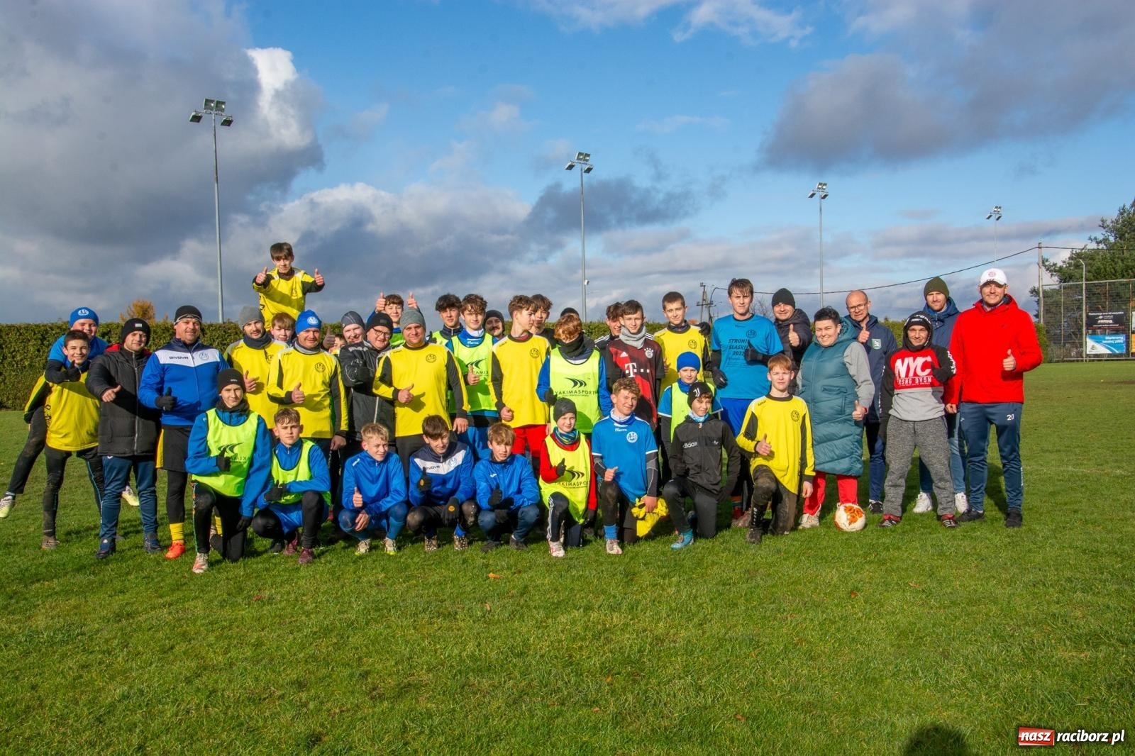 Zdjęcie w galerii na portalu naszraciborz.pl: Sportowe zakończenie sezonu w Markowicach z Lasami Państwowymi wiadomości z regionu