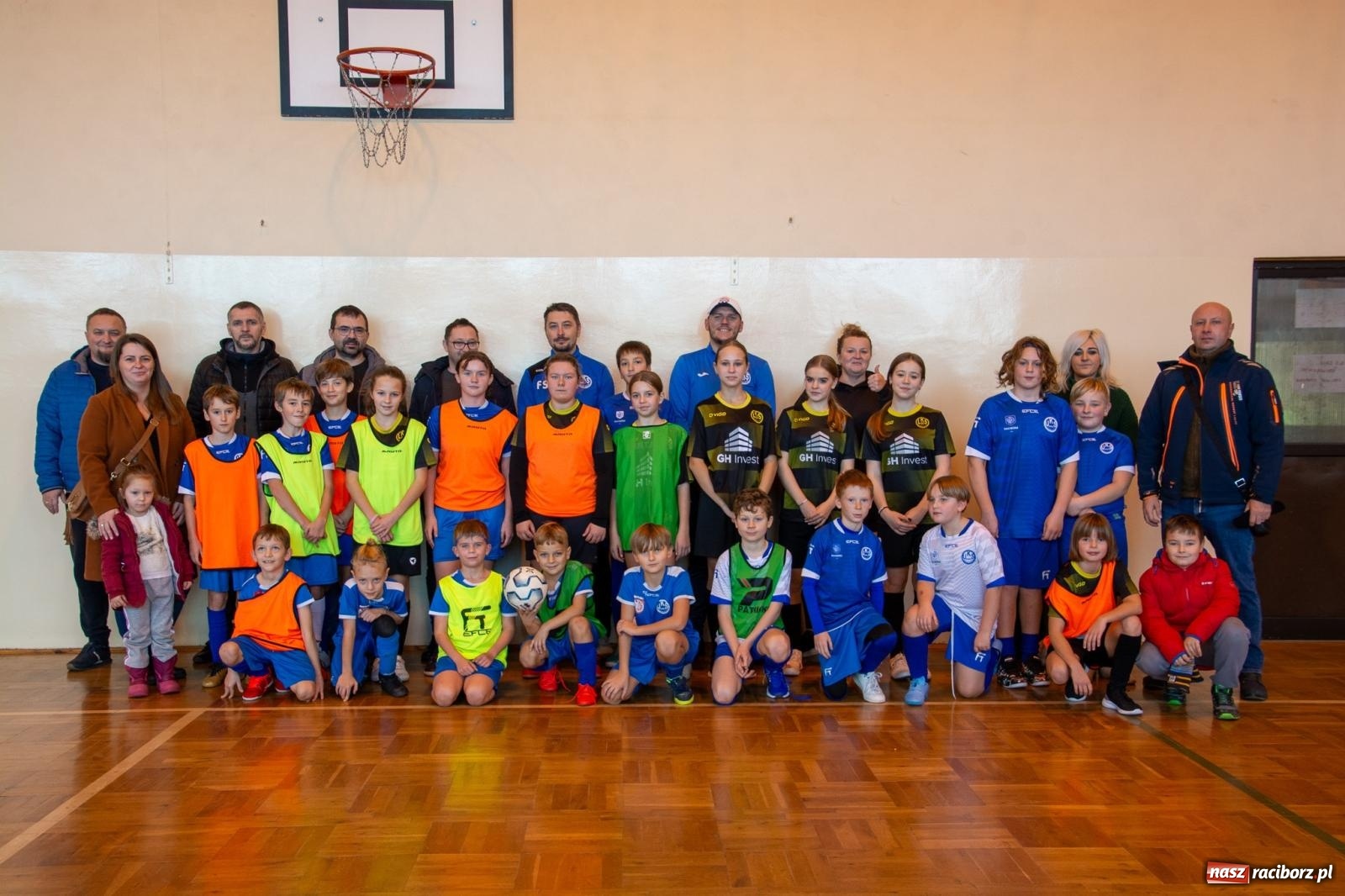 Zdjęcie w galerii na portalu naszraciborz.pl: Sportowe zakończenie sezonu w Markowicach z Lasami Państwowymi wiadomości z regionu