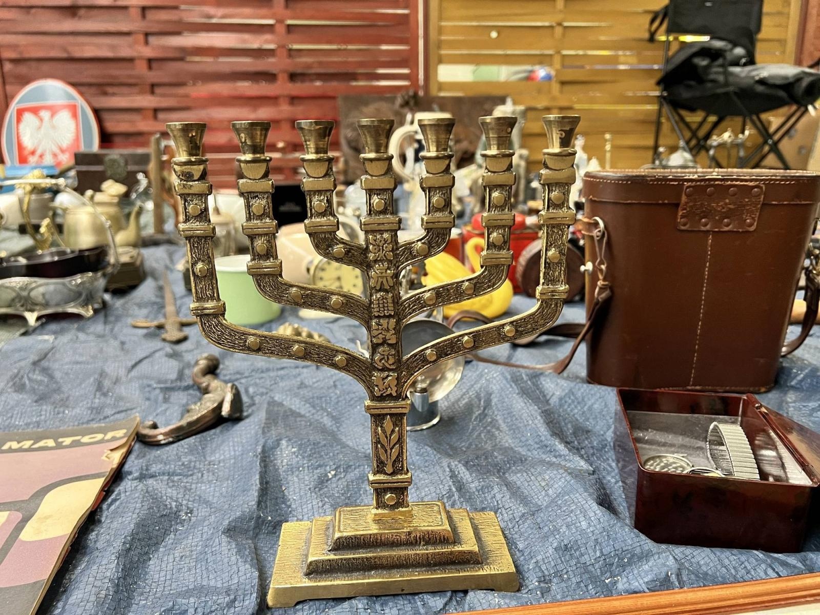 Zdjęcie w galerii na portalu naszraciborz.pl: Pietrowickiemu targowi staroci brakuje miejsca pod dachem wiadomości z regionu