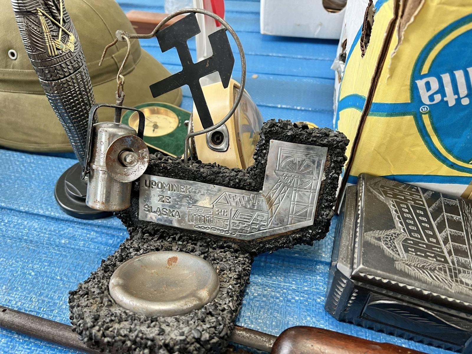 Zdjęcie w galerii na portalu naszraciborz.pl: Pietrowickiemu targowi staroci brakuje miejsca pod dachem wiadomości z regionu