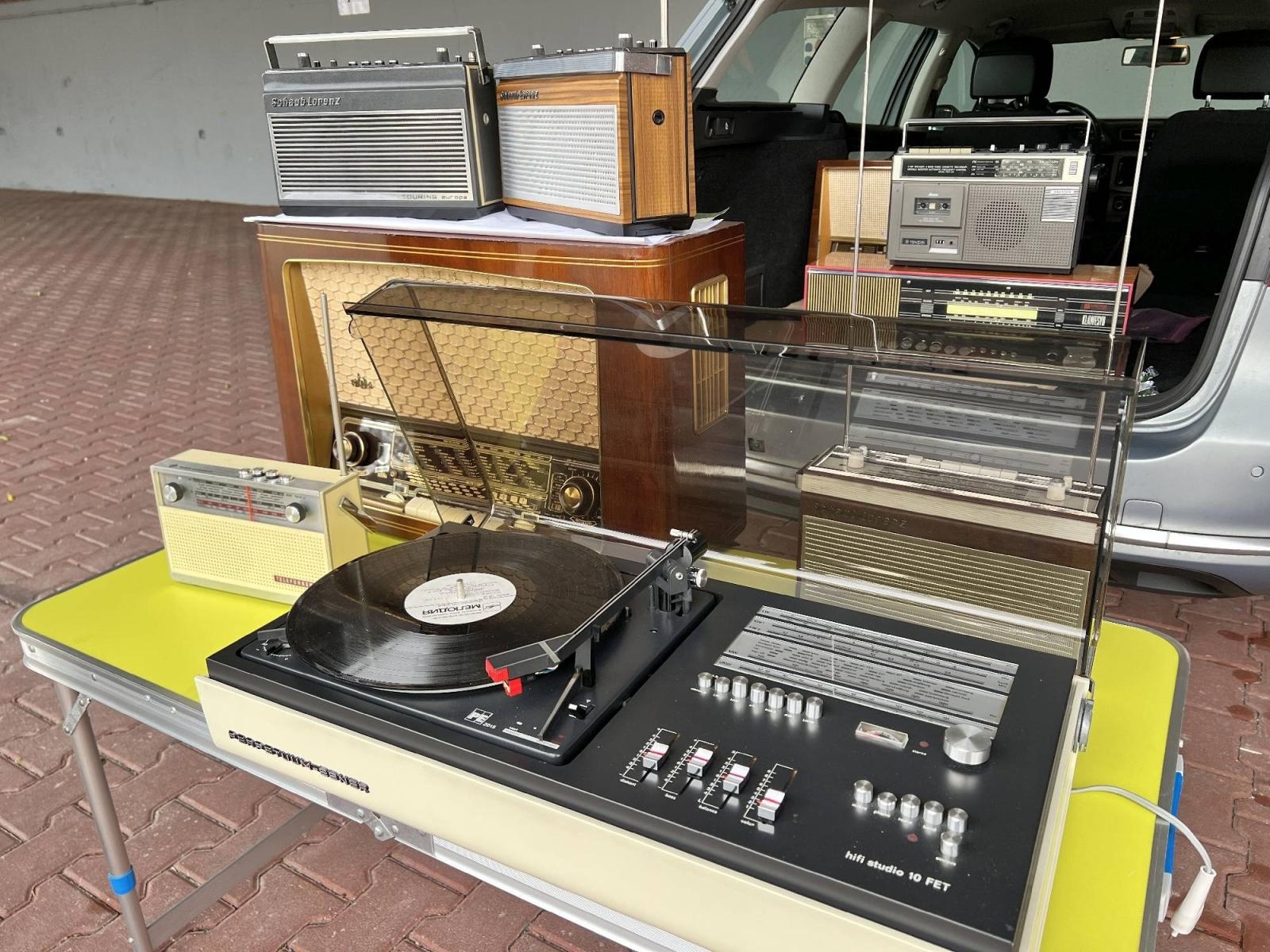 Zdjęcie w galerii na portalu naszraciborz.pl: Pietrowickiemu targowi staroci brakuje miejsca pod dachem wiadomości z regionu