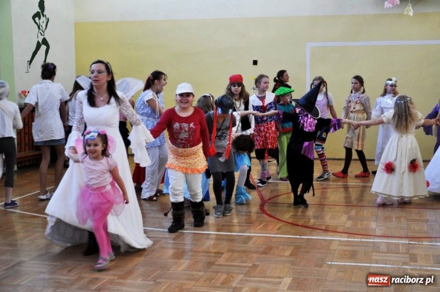 Zdjęcie w galerii na portalu naszraciborz.pl: Karnawałowe szaleństwa w Borucinie wiadomości z regionu