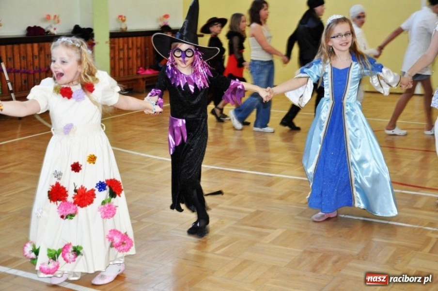 Zdjęcie w galerii na portalu naszraciborz.pl: Karnawałowe szaleństwa w Borucinie wiadomości z regionu