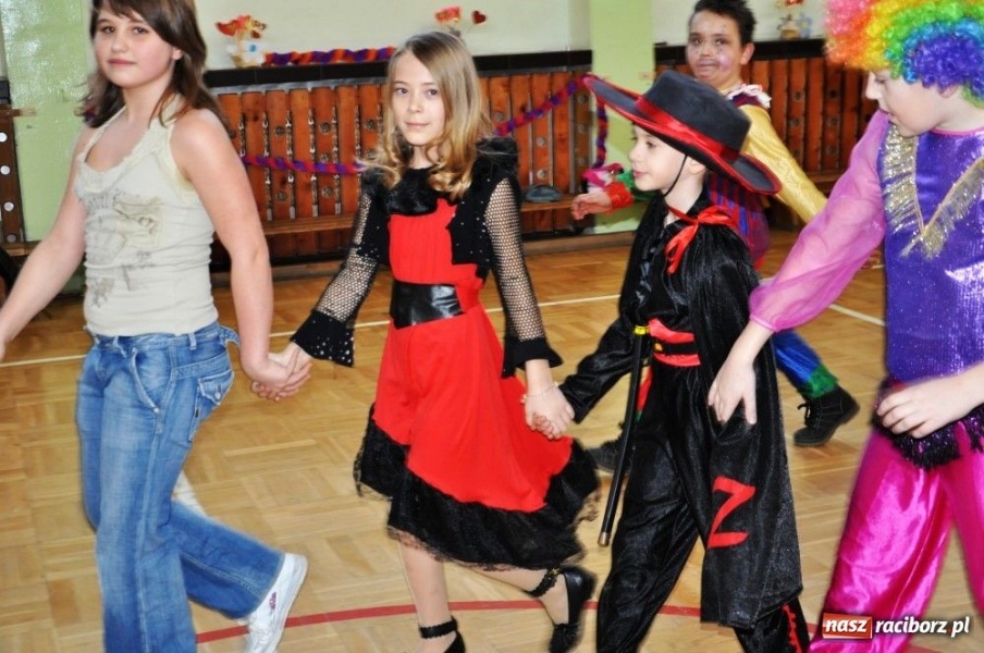 Zdjęcie w galerii na portalu naszraciborz.pl: Karnawałowe szaleństwa w Borucinie wiadomości z regionu