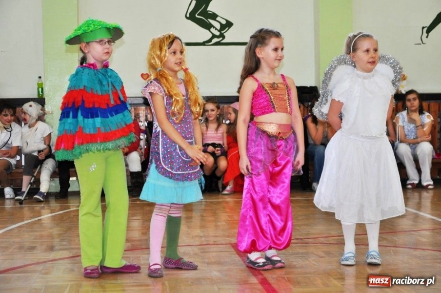 Zdjęcie w galerii na portalu naszraciborz.pl: Karnawałowe szaleństwa w Borucinie wiadomości z regionu