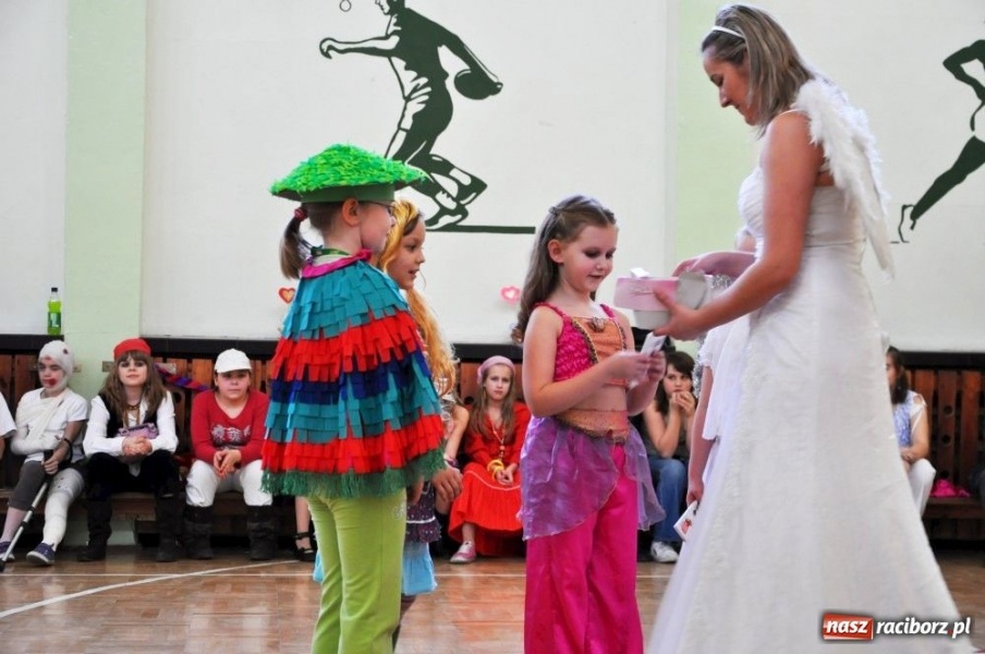 Zdjęcie w galerii na portalu naszraciborz.pl: Karnawałowe szaleństwa w Borucinie wiadomości z regionu