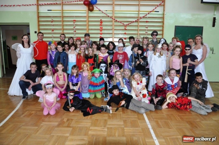 Zdjęcie w galerii na portalu naszraciborz.pl: Karnawałowe szaleństwa w Borucinie wiadomości z regionu