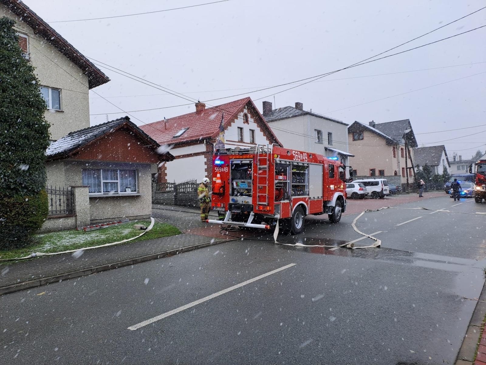 Zdjęcie w galerii na portalu naszraciborz.pl: 150 tys. zł strat w pożarze w Tworkowie [FOTO i WIDEO] wiadomości z regionu