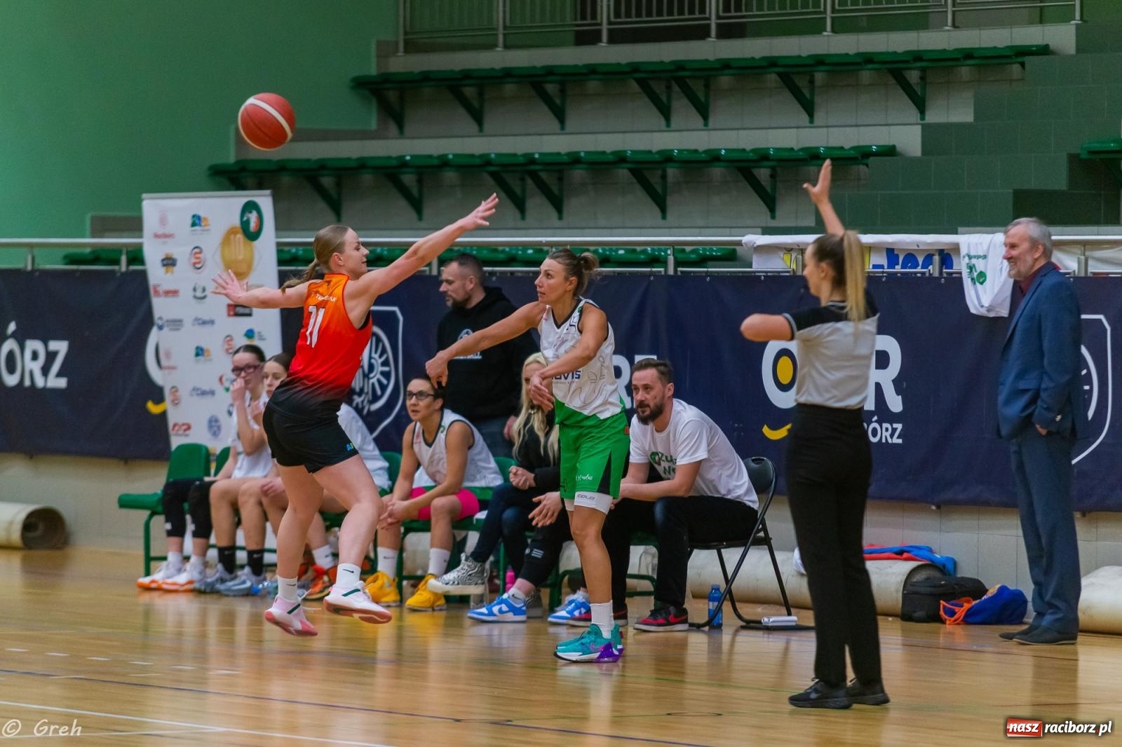Zdjęcie w galerii na portalu naszraciborz.pl: Koszykarki RKK Politechnikę pokonały i w tabeli awansowały [FOTO i WIDEO] wiadomości z regionu