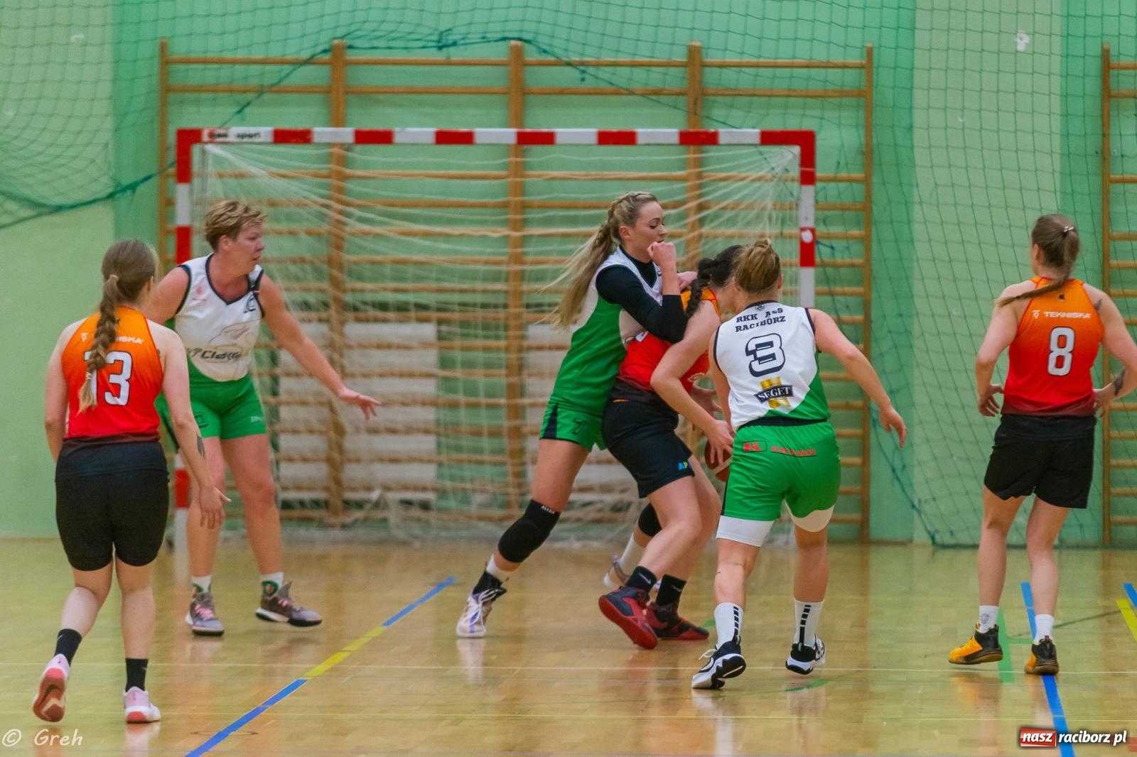 Zdjęcie w galerii na portalu naszraciborz.pl: Koszykarki RKK Politechnikę pokonały i w tabeli awansowały [FOTO i WIDEO] wiadomości z regionu