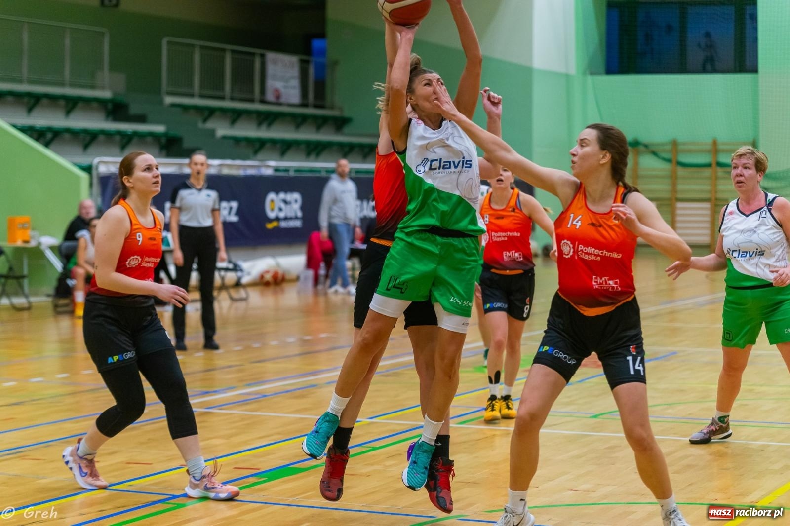Zdjęcie w galerii na portalu naszraciborz.pl: Koszykarki RKK Politechnikę pokonały i w tabeli awansowały [FOTO i WIDEO] wiadomości z regionu
