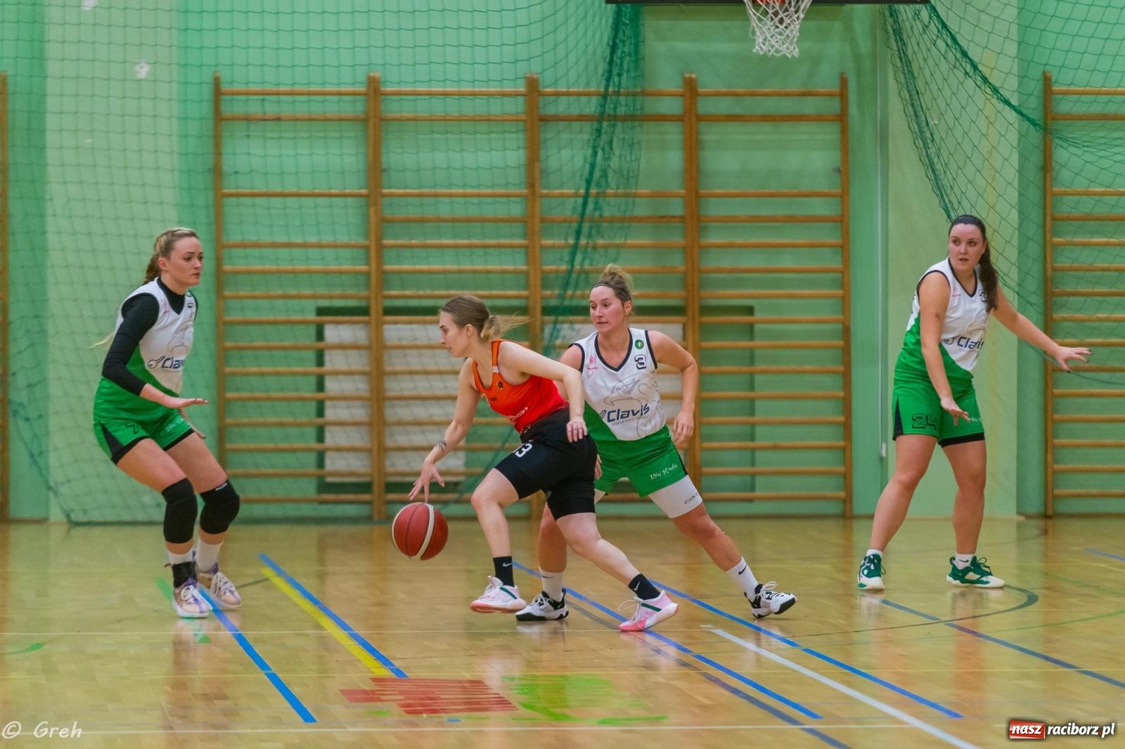 Zdjęcie w galerii na portalu naszraciborz.pl: Koszykarki RKK Politechnikę pokonały i w tabeli awansowały [FOTO i WIDEO] wiadomości z regionu