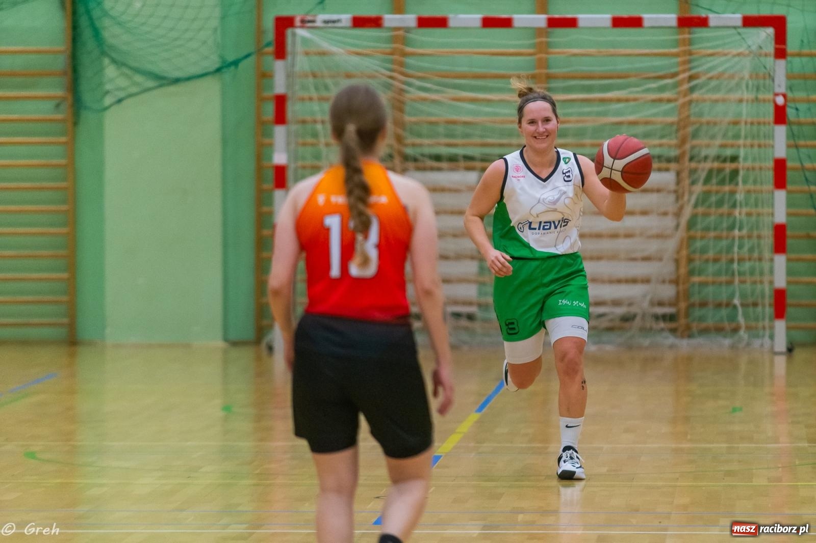 Zdjęcie w galerii na portalu naszraciborz.pl: Koszykarki RKK Politechnikę pokonały i w tabeli awansowały [FOTO i WIDEO] wiadomości z regionu