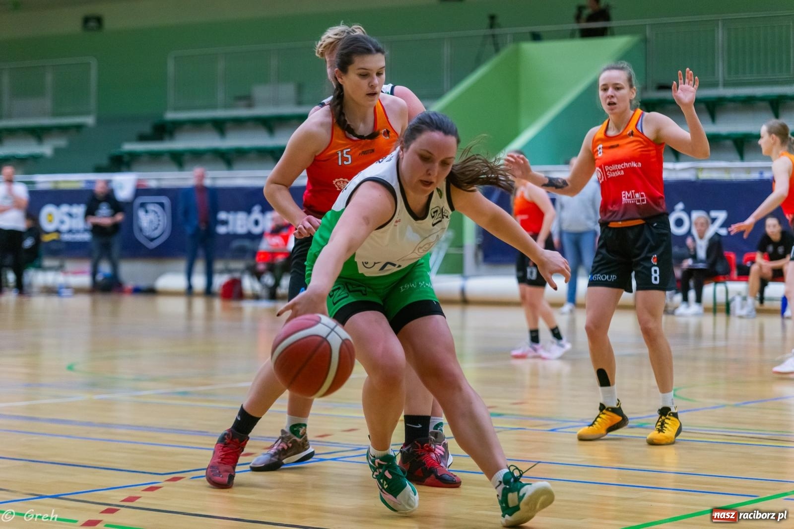 Zdjęcie w galerii na portalu naszraciborz.pl: Koszykarki RKK Politechnikę pokonały i w tabeli awansowały [FOTO i WIDEO] wiadomości z regionu