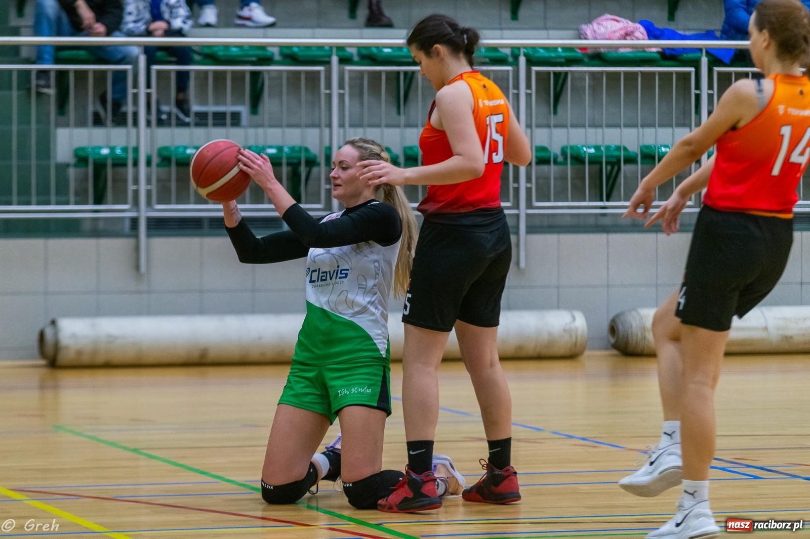 Zdjęcie w galerii na portalu naszraciborz.pl: Koszykarki RKK Politechnikę pokonały i w tabeli awansowały [FOTO i WIDEO] wiadomości z regionu