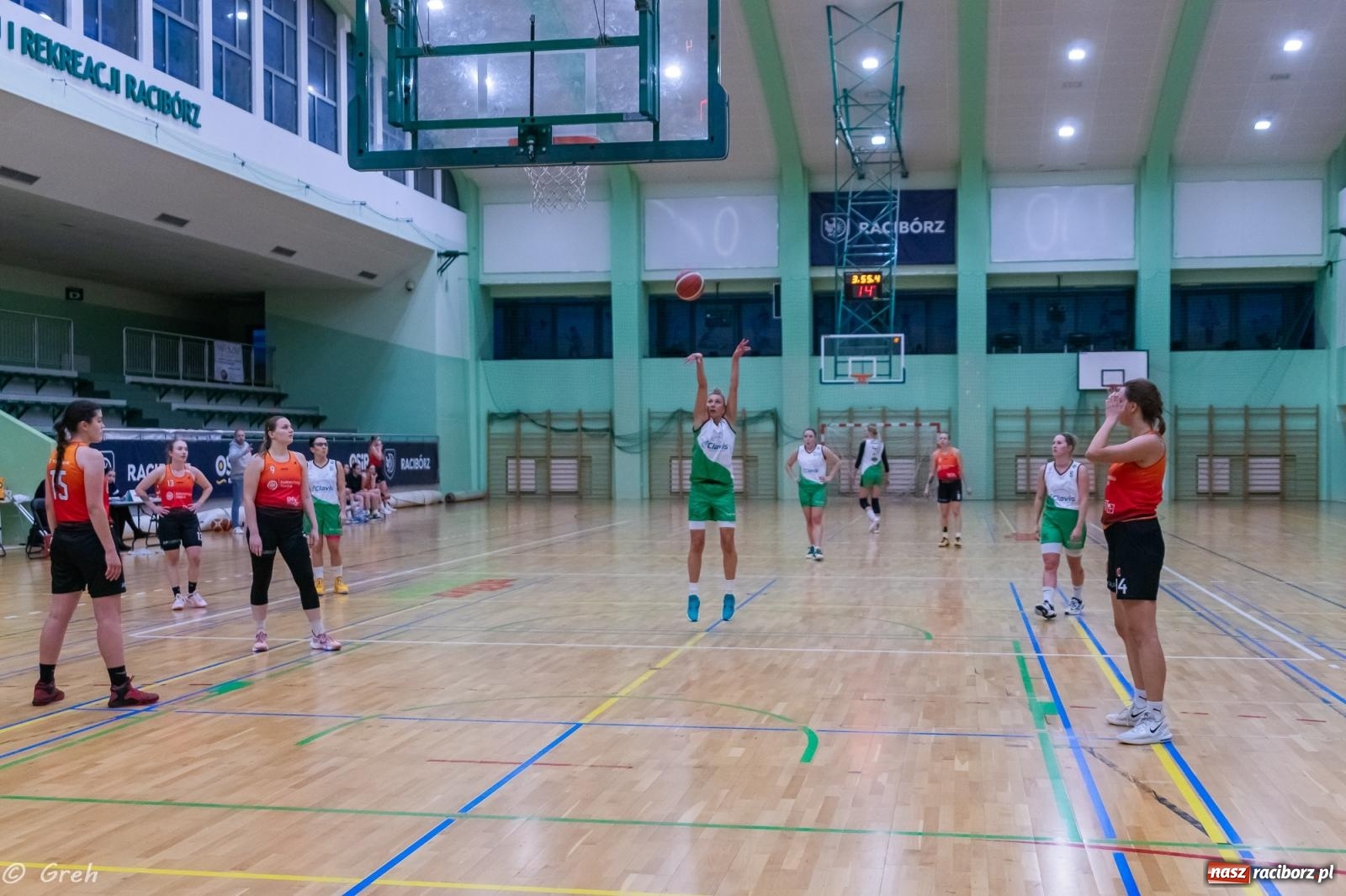 Zdjęcie w galerii na portalu naszraciborz.pl: Koszykarki RKK Politechnikę pokonały i w tabeli awansowały [FOTO i WIDEO] wiadomości z regionu