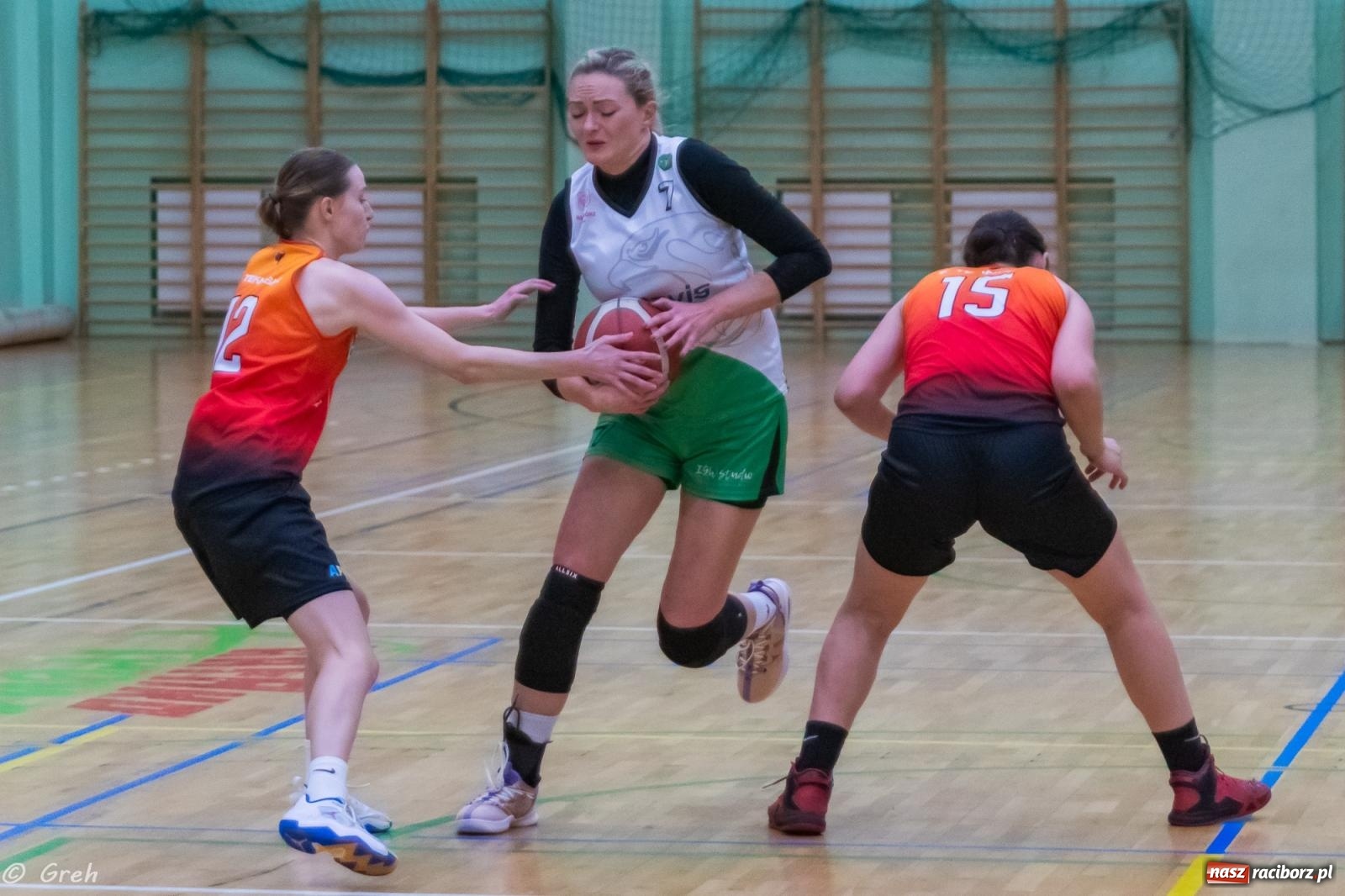 Zdjęcie w galerii na portalu naszraciborz.pl: Koszykarki RKK Politechnikę pokonały i w tabeli awansowały [FOTO i WIDEO] wiadomości z regionu